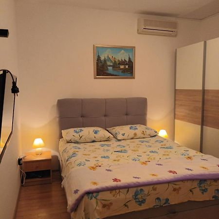 Studio Apartments Marica Brodarica  Buitenkant foto